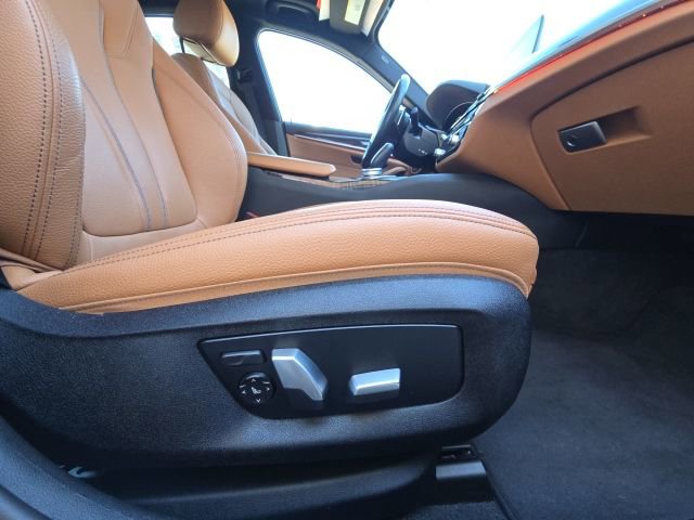 Used 2019 BMW 540i w/ Premium Package RWD image 14