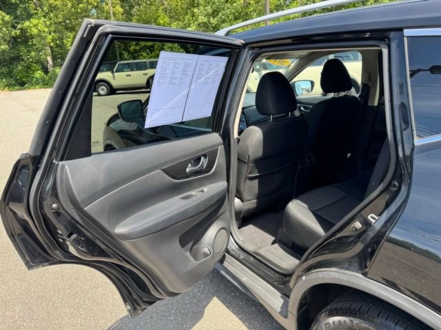 Used 2018 Nissan Rogue SV AWD/4WD image 15