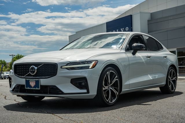 Used 2025 Volvo S60 B5 Plus image 3