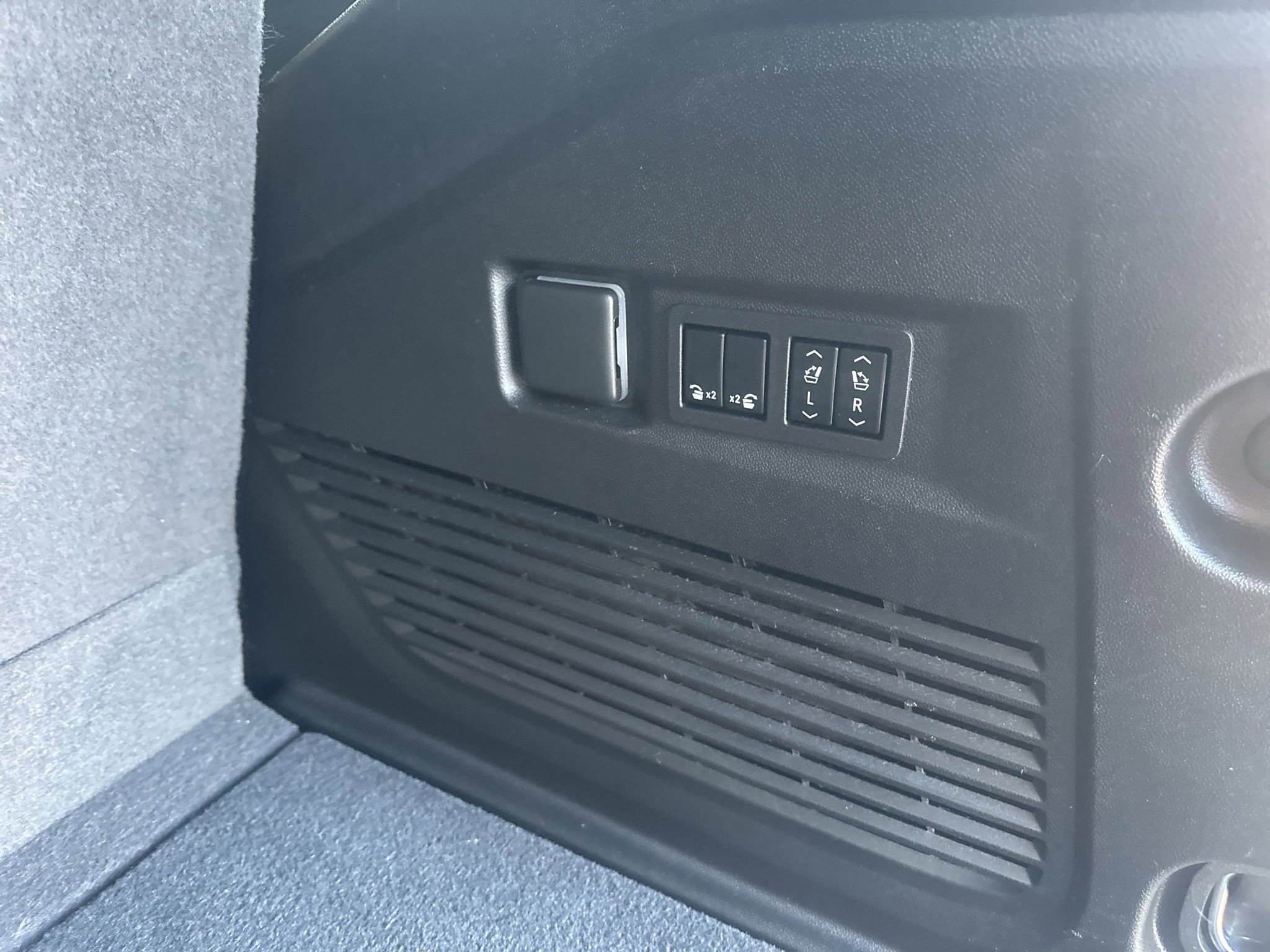 Used 2022 Chevrolet Tahoe High Country w/ Max Trailering Package image 19