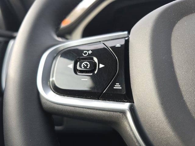 Certified 2023 Volvo XC60 B6 Ultimate w/ Protection Package Premier image 31