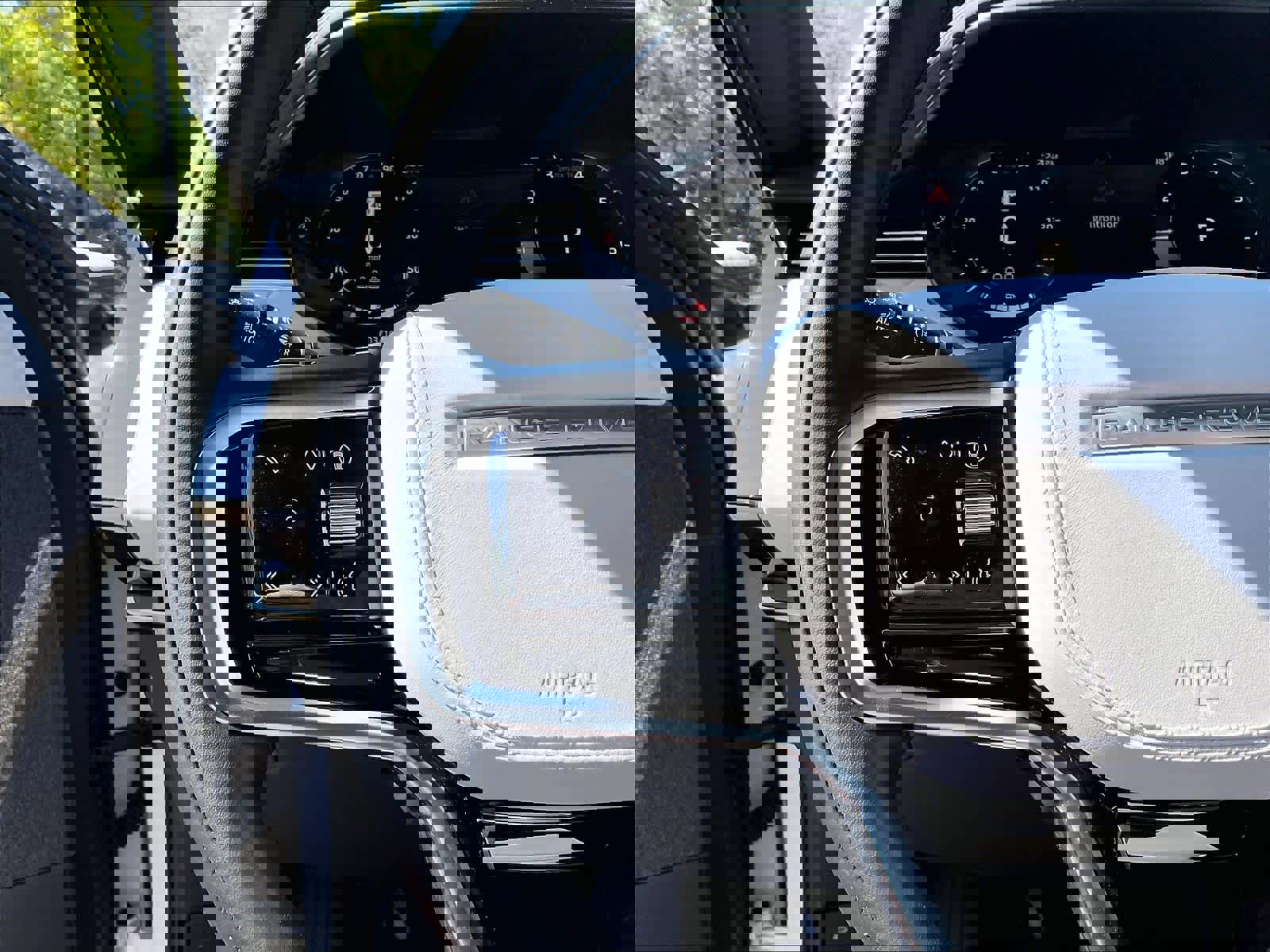 Used 2025 Land Rover Range Rover Sport S image 20