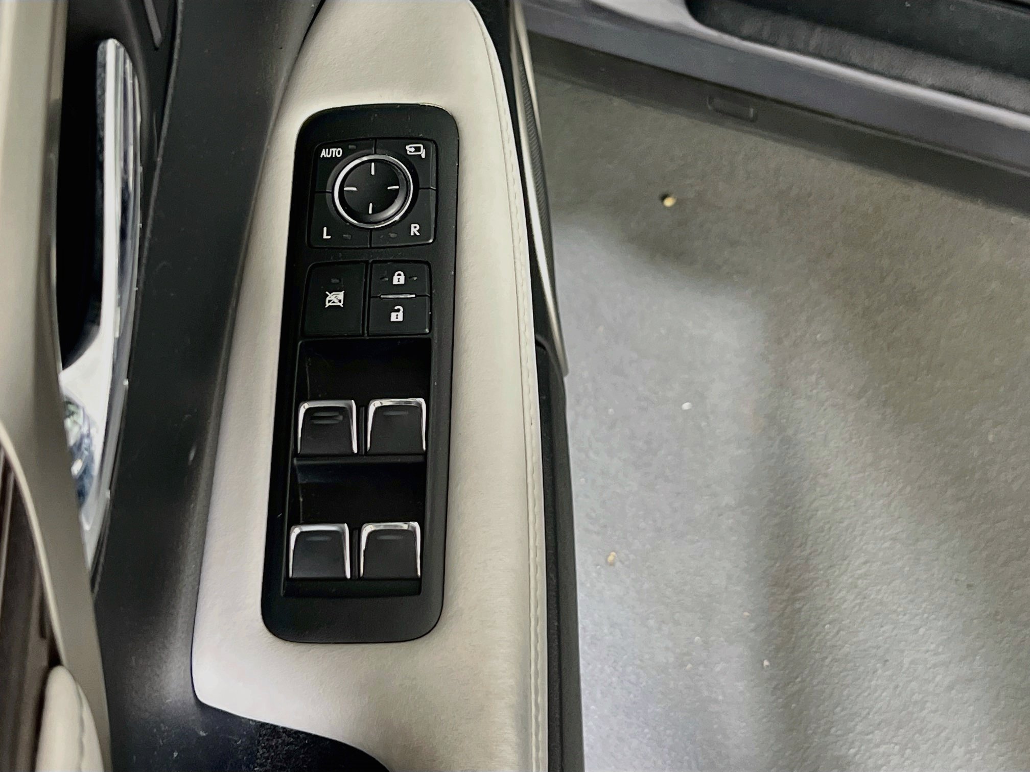 Used 2017 Lexus RX 350 AWD w/ Luxury Package image 18