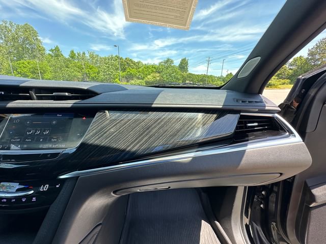 Used 2022 Cadillac XT6 Premium Luxury w/ Technology Package AWD/4WD image 16