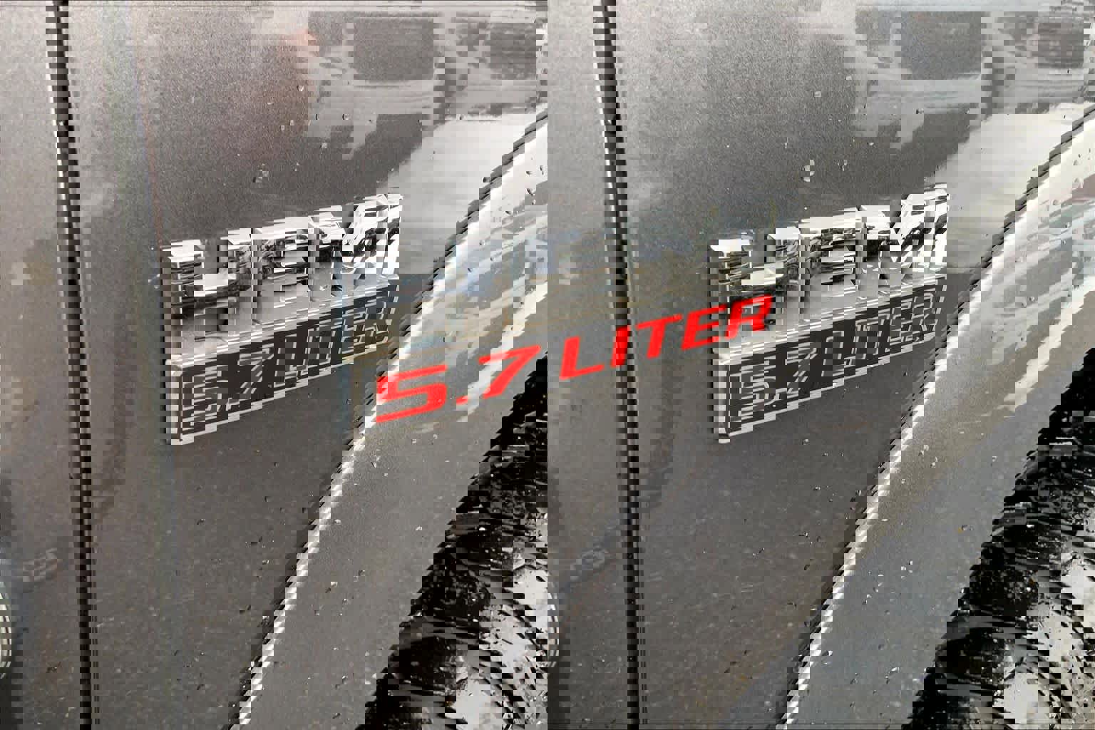 Used 2017 RAM 1500 Laramie image 9