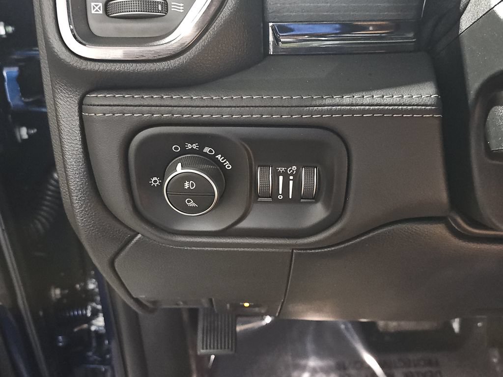 Used 2022 RAM 2500 Limited w/ Night Edition AWD/4WD image 31