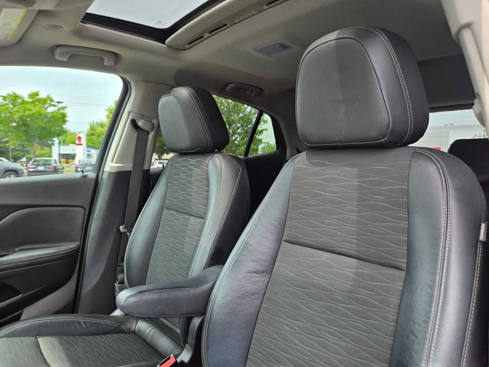 Used 2016 Buick Encore Convenience FWD image 23