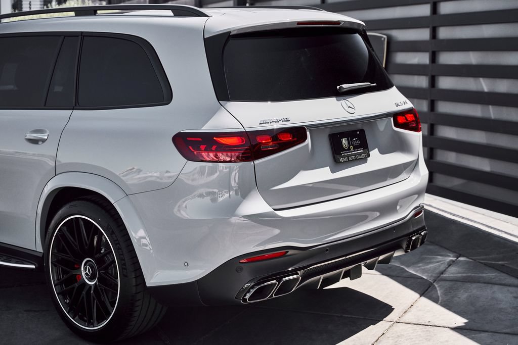 Used 2025 Mercedes-Benz GLS 63 AMG 4MATIC image 11