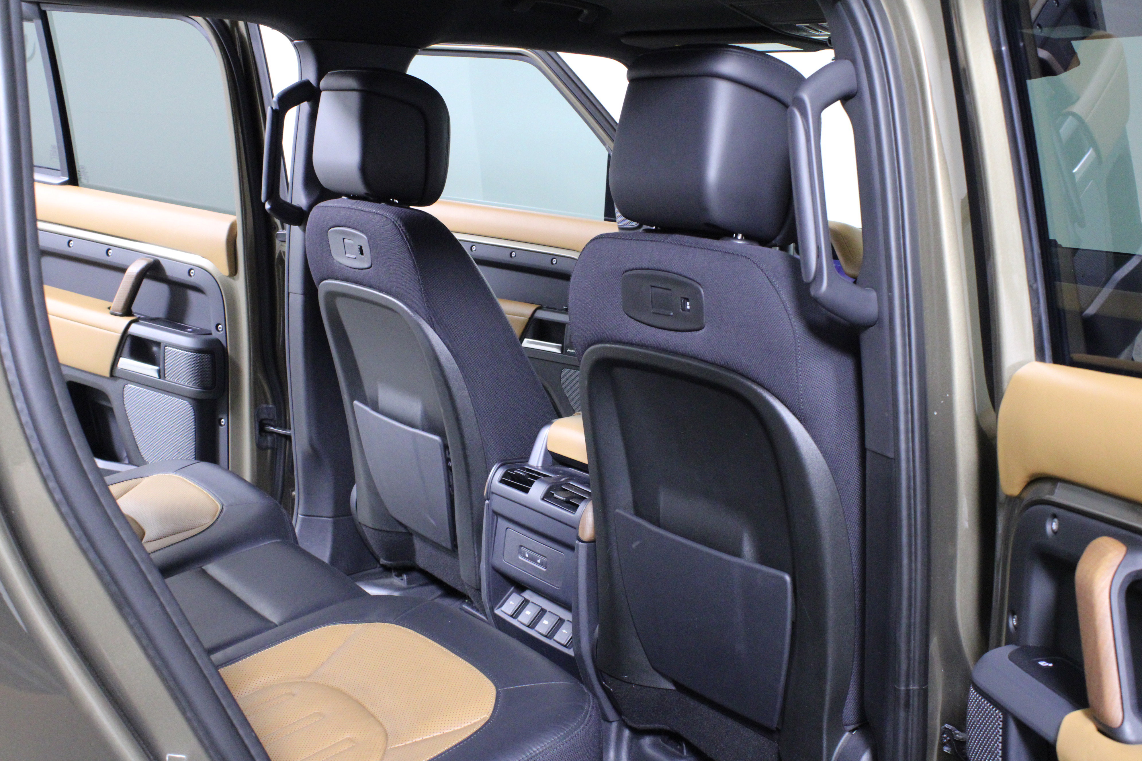 Used 2020 Land Rover Defender 110 X image 15