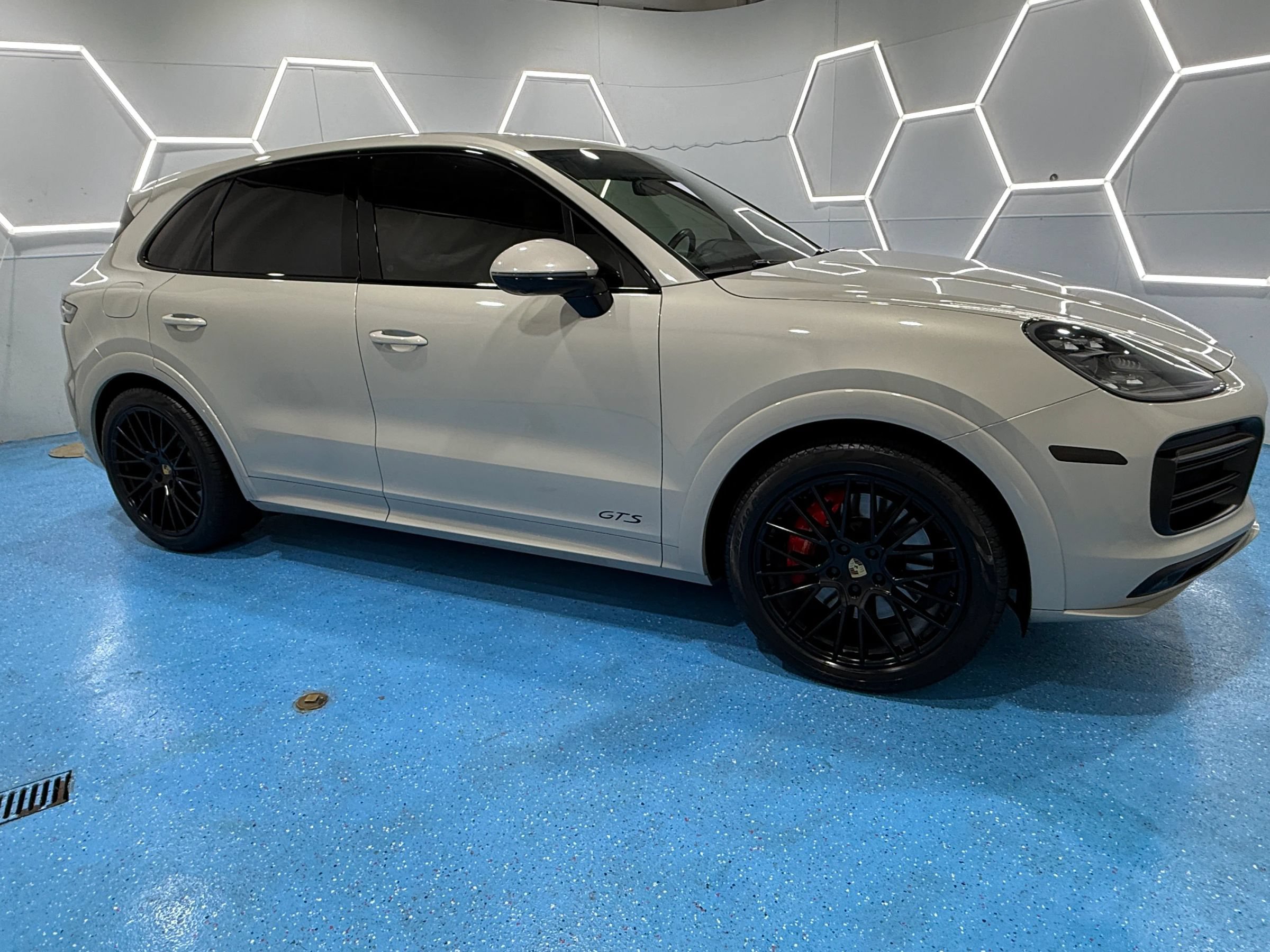 Used 2021 Porsche Cayenne GTS AWD/4WD image 15