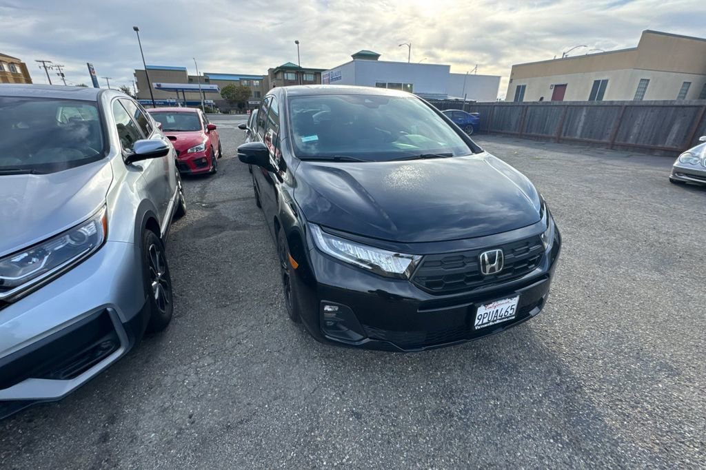 Used 2025 Honda Odyssey Sport-L image 2