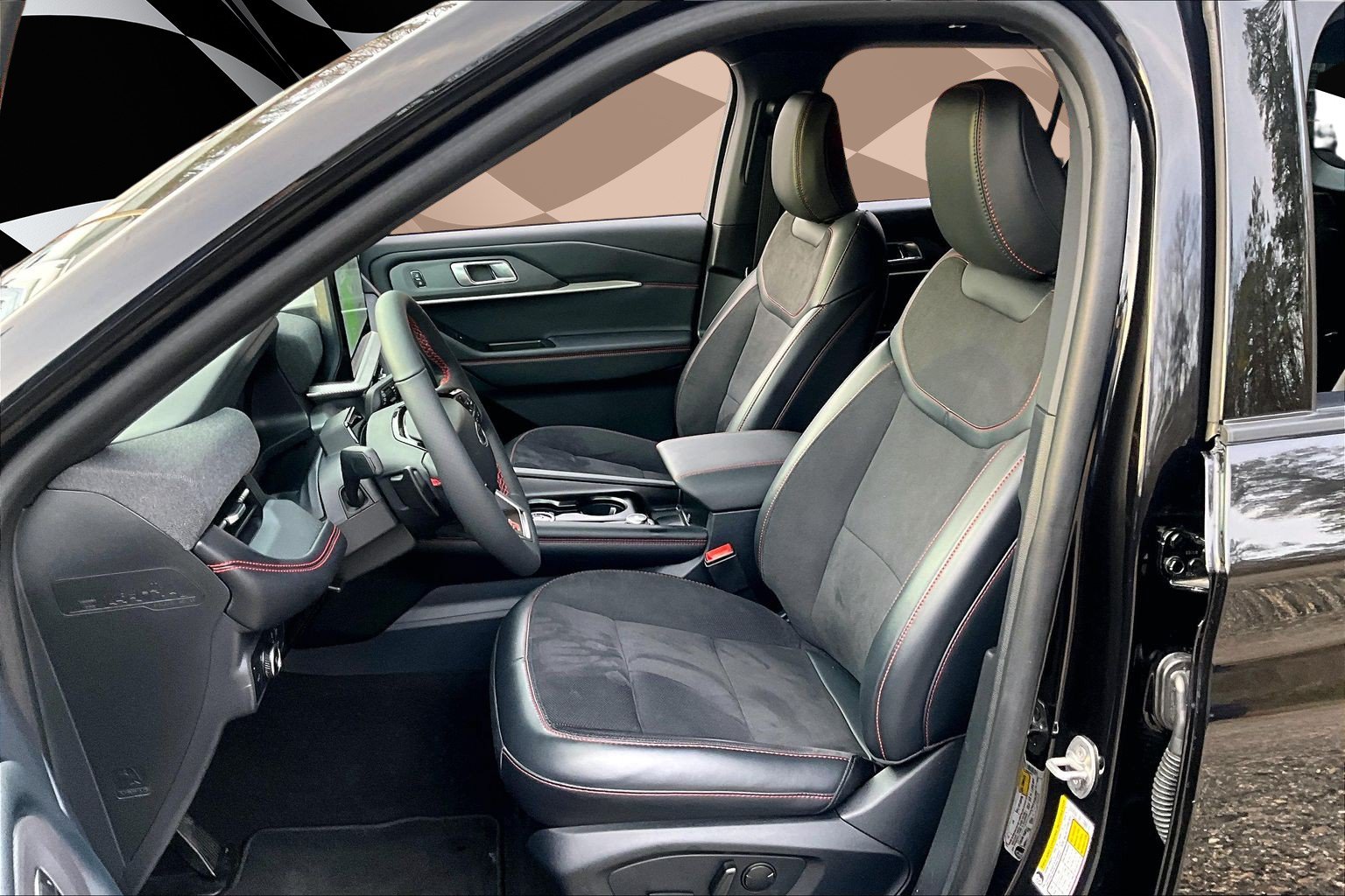 Used 2025 Ford Explorer ST AWD/4WD image 25