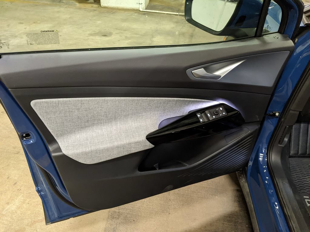 New 2026 Volkswagen ID.4 Pro RWD image 9