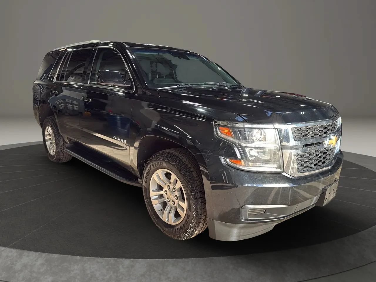 Used 2018 Chevrolet Tahoe LT AWD/4WD image 3