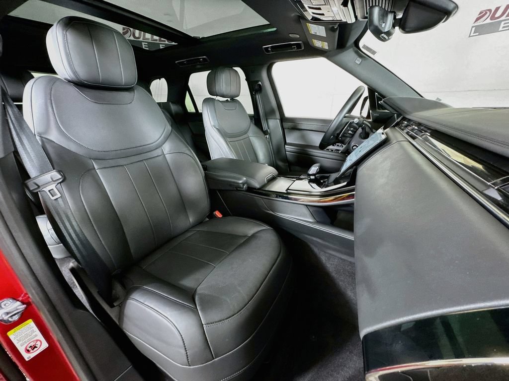 Used 2025 Land Rover Range Rover Sport SE AWD/4WD image 30
