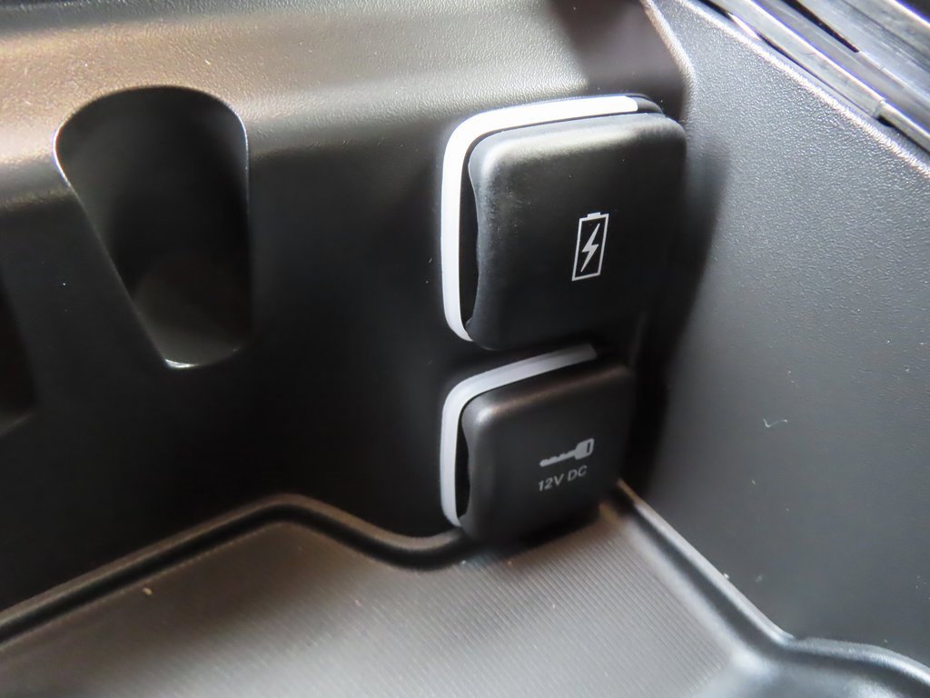 New 2026 Chrysler Pacifica Limited w/ Uconnect Theater Family Group image 14