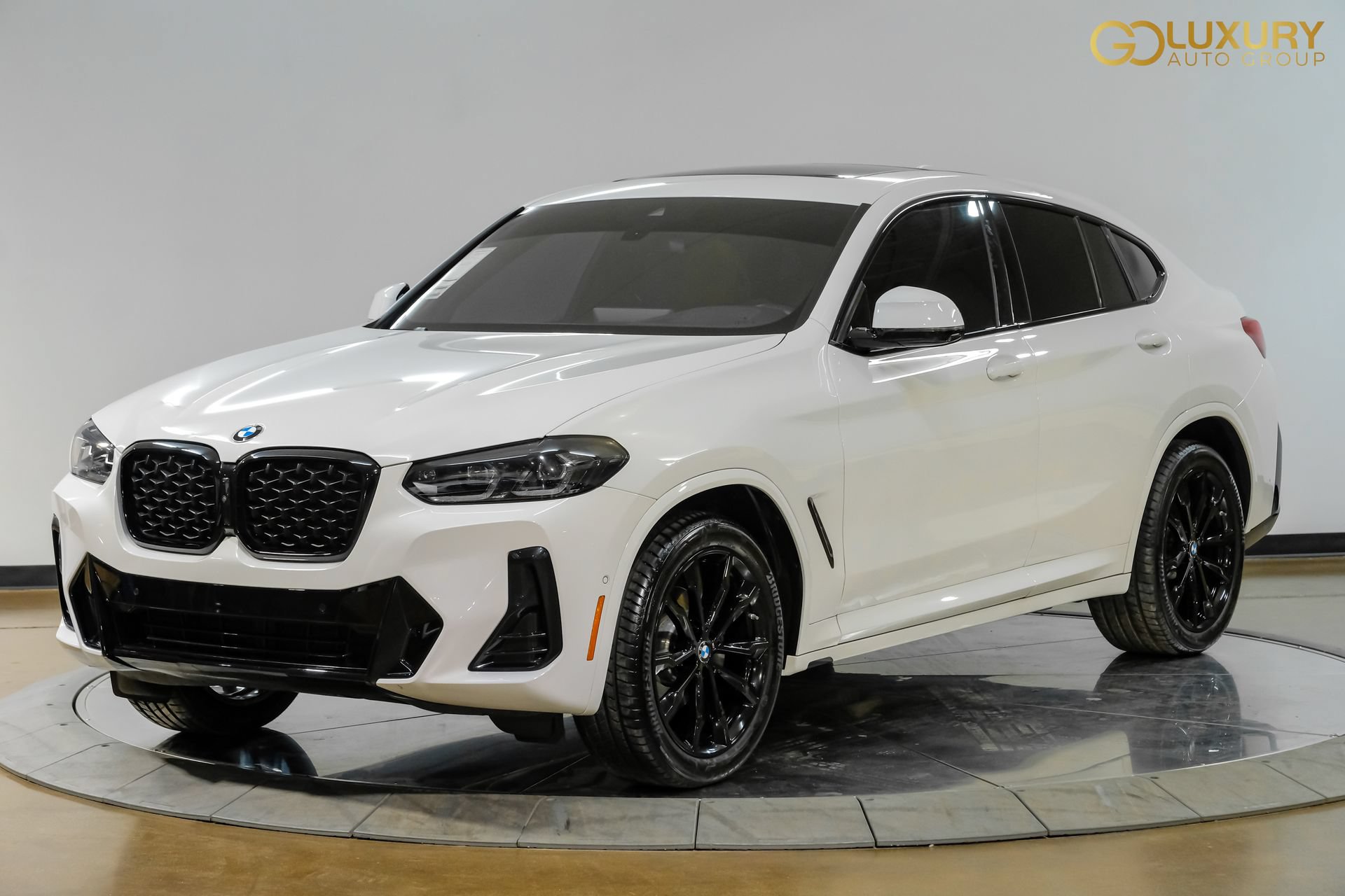 Used 2025 BMW X4 xDrive30i w/ Premium Package AWD/4WD image 8