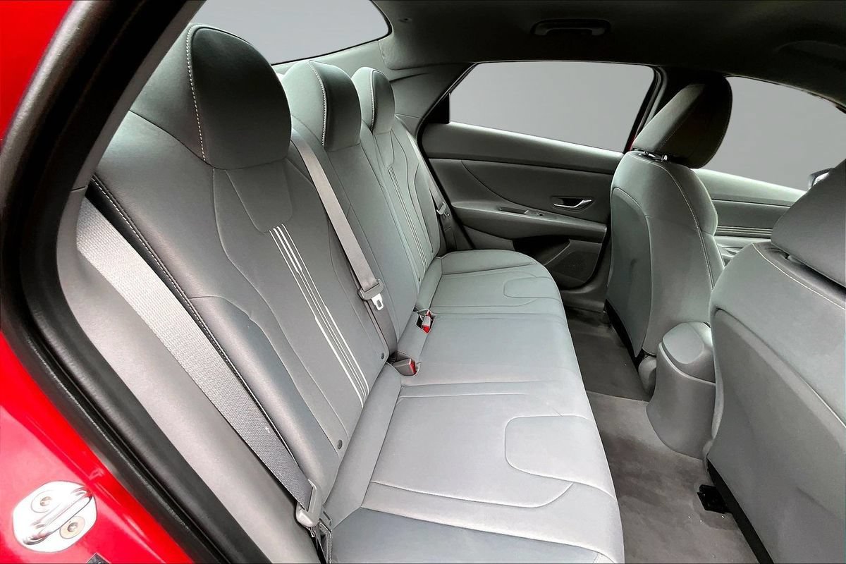 Used 2023 Hyundai Elantra SEL w/ Convenience Package FWD image 14