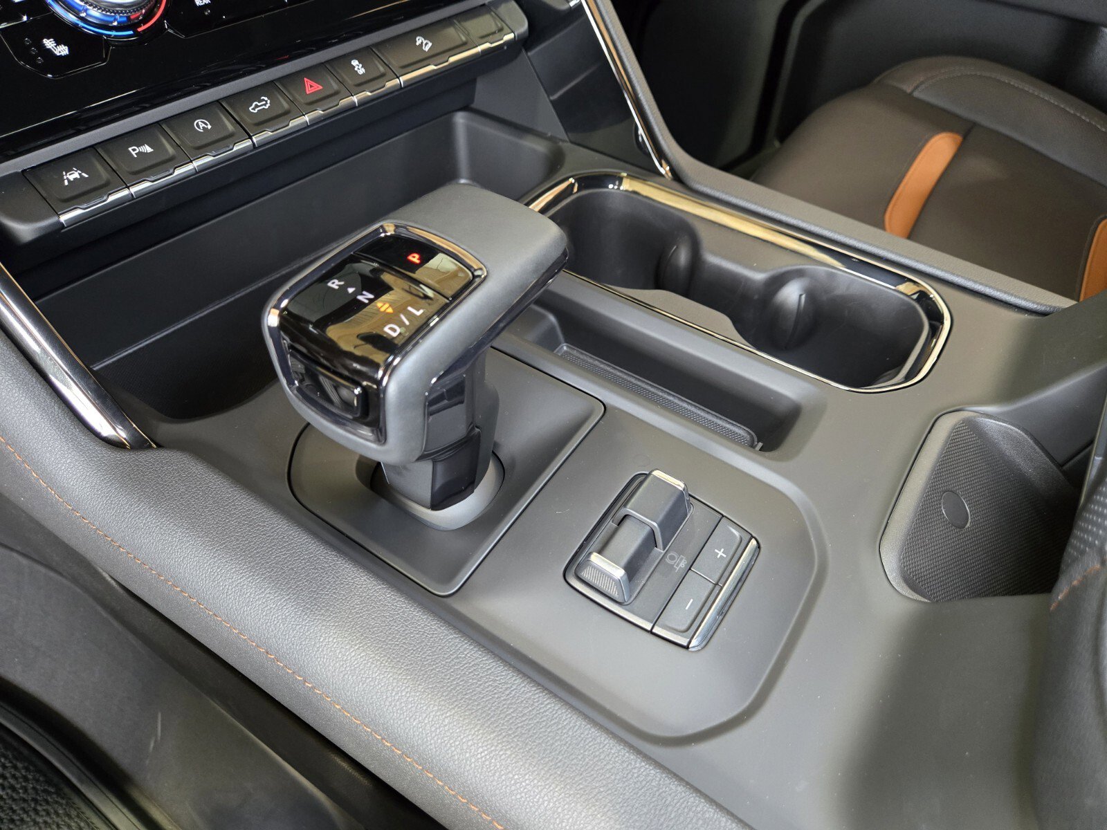 New 2025 GMC Sierra 1500 AT4 w/ AT4 Premium Package image 11