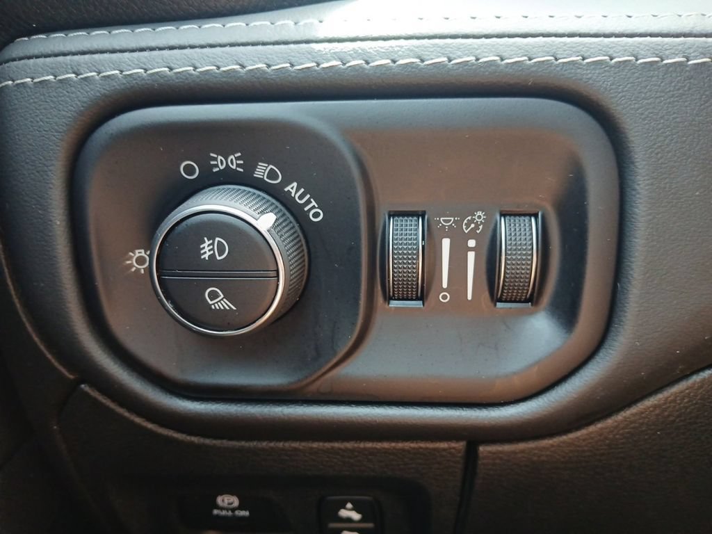 Used 2024 RAM 1500 Limited AWD/4WD image 19