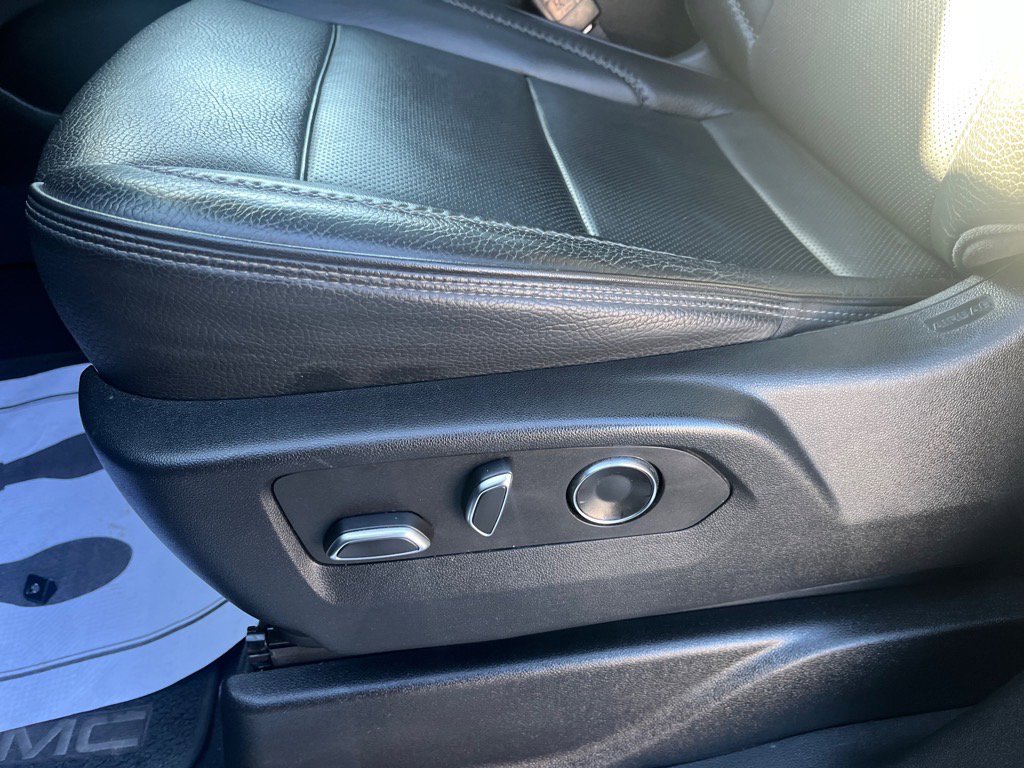 Used 2021 GMC Yukon Denali image 17