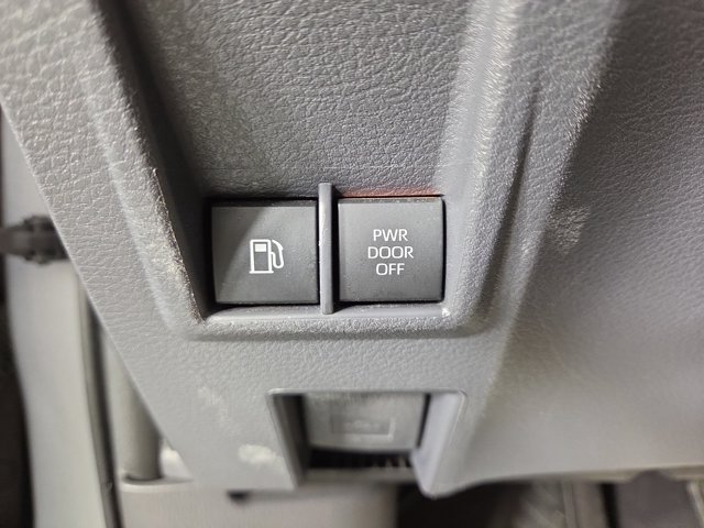 Used 2023 Toyota Sienna LE FWD image 30