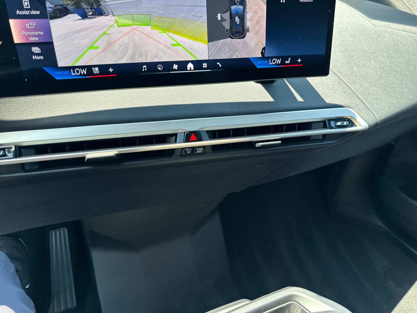 Used 2025 BMW iX xDrive50 w/ Convenience Package image 19