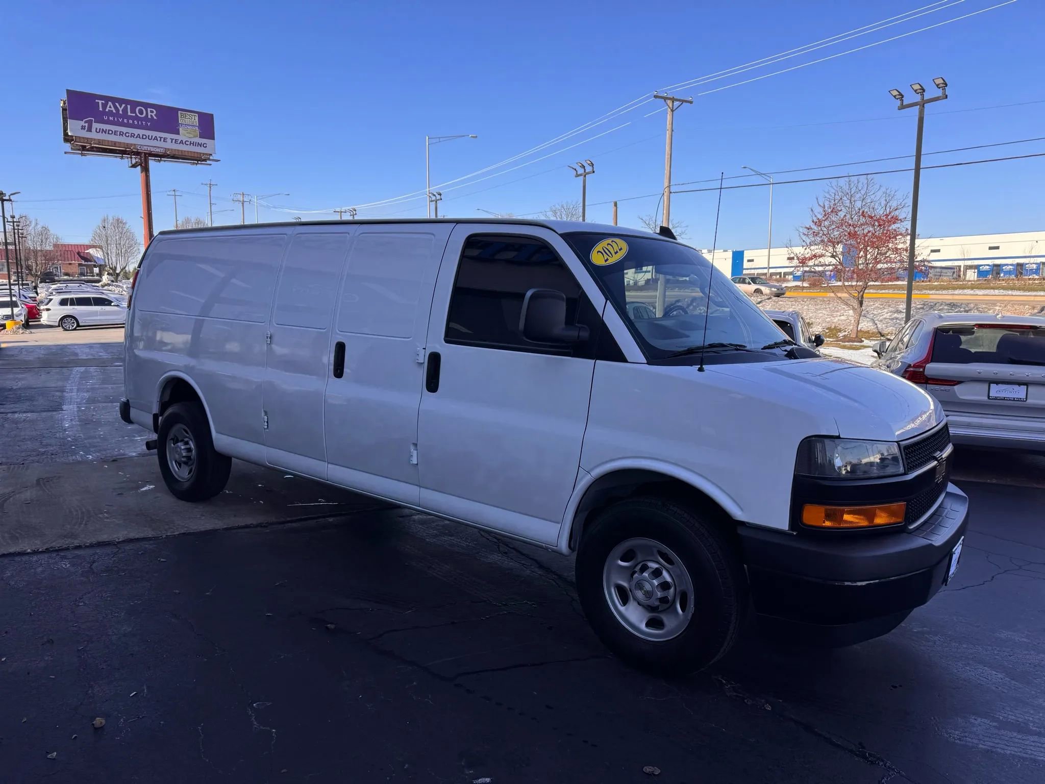 Used 2022 Chevrolet Express 2500 Extended w/ Driver Convenience Package image 6