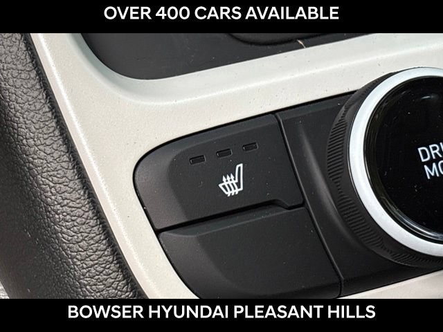 New 2026 Hyundai Venue SEL FWD image 10