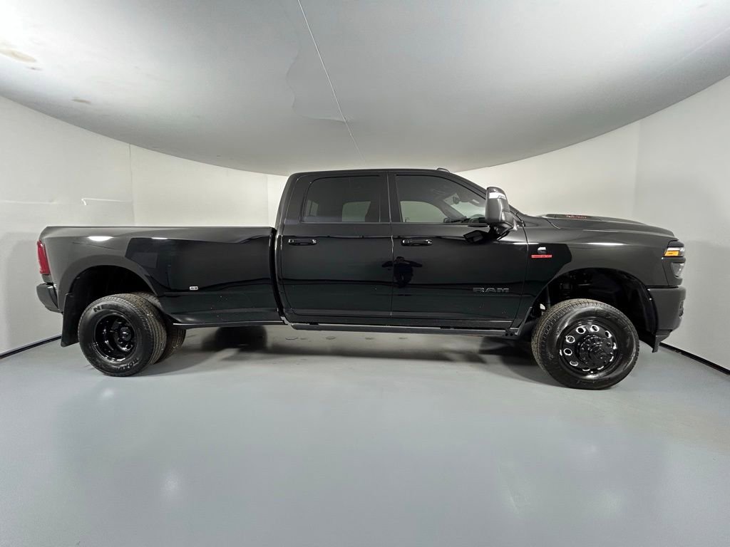 Used 2025 RAM 3500 Laramie image 8