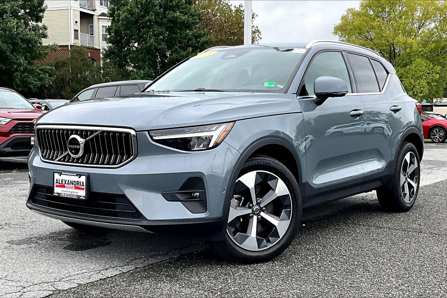 Used 2023 Volvo XC40 B5 Plus w/ Driver Assist Package