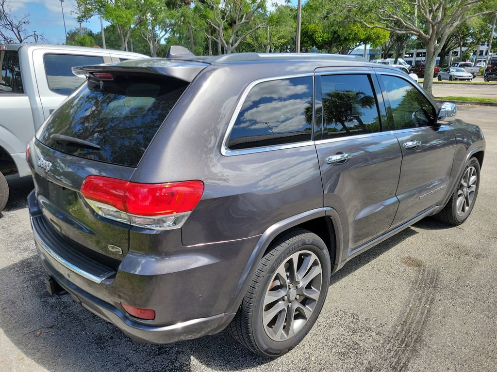 Used 2017 Jeep Grand Cherokee Overland w/ Jeep Active Safety Group image 3