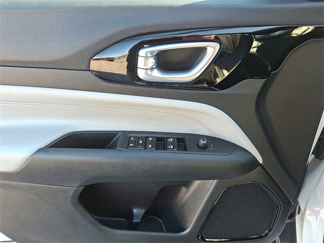 Used 2024 Jeep Compass Limited image 12