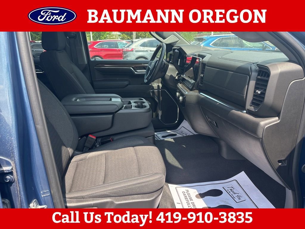 Used 2024 Chevrolet Silverado 1500 LT AWD/4WD image 5