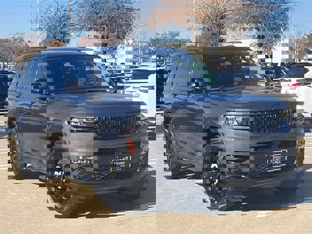 Used 2023 Jeep Grand Cherokee L Limited w/ Black Appearance Package image 2