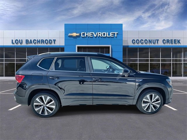 Used 2024 Volkswagen Taos SE image 9