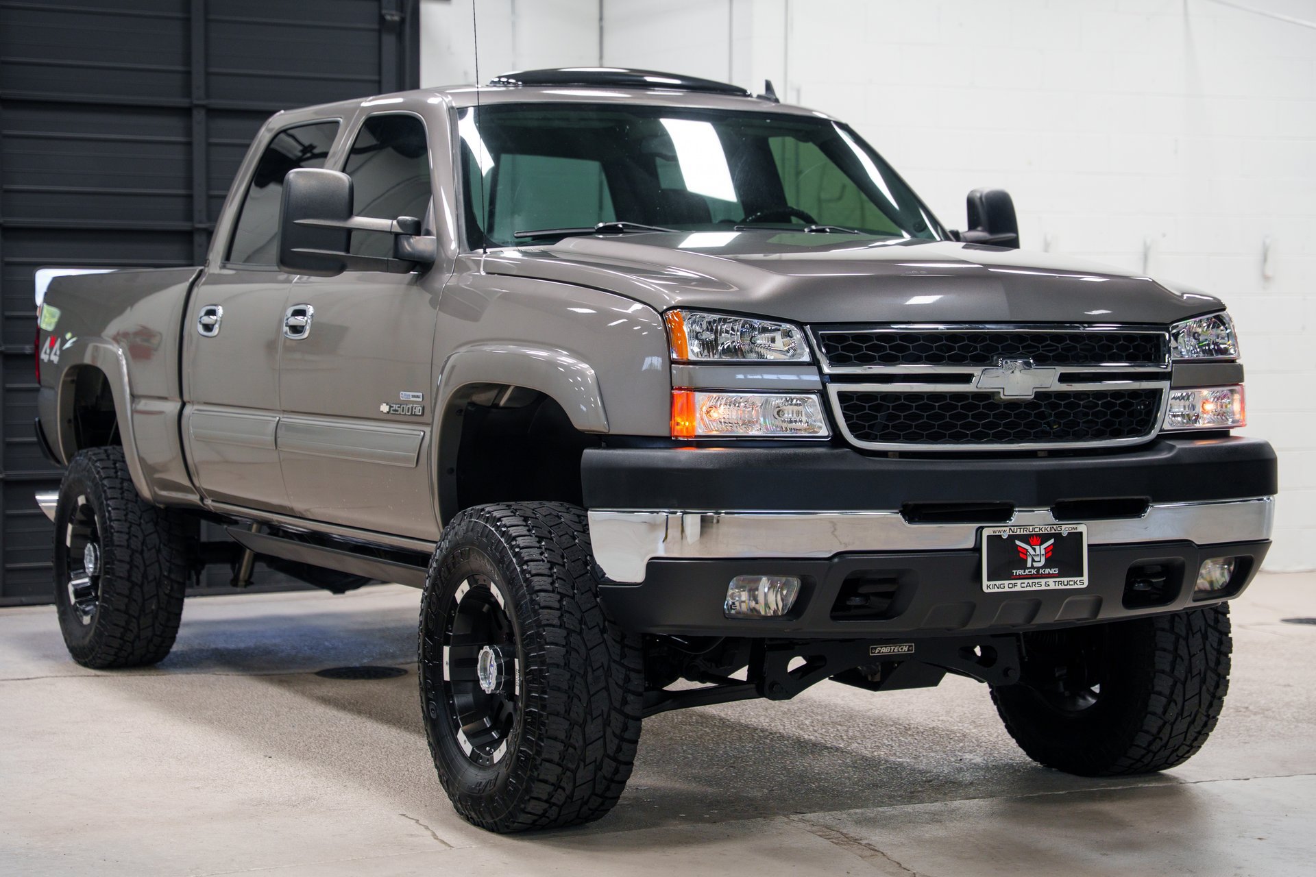 Used 2007 Chevrolet Silverado 2500 LT w/ Heavy-Duty Power Package AWD/4WD image 4