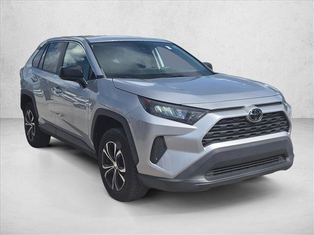 Used 2022 Toyota RAV4 LE FWD image 3