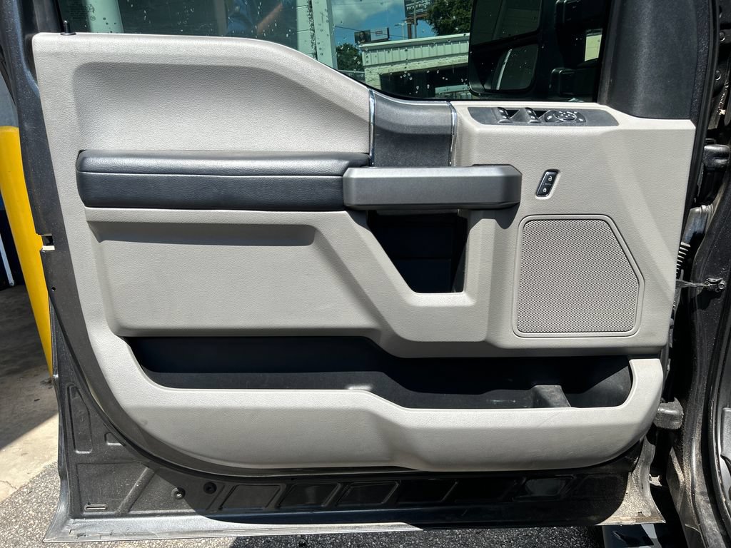 Used 2017 Ford F250 XLT w/ XLT Value Package AWD/4WD image 8