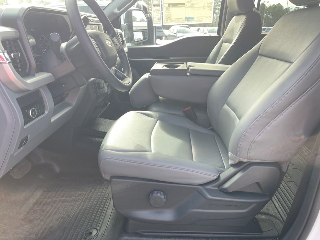 New 2026 Ford F450 XL w/ XL Chrome Package RWD image 8