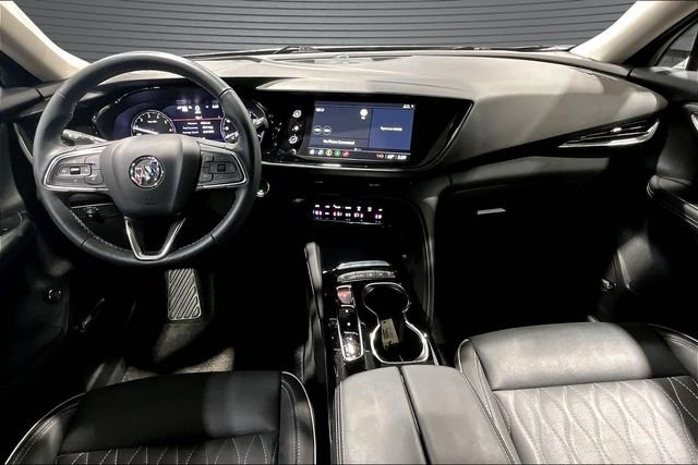 Used 2022 Buick Envision Avenir w/ Technology Package II FWD image 6