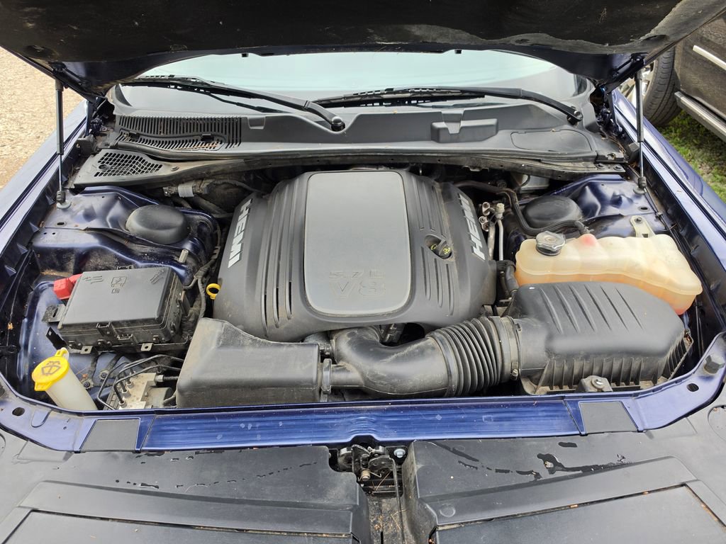 Used 2017 Dodge Challenger R/T w/ Blacktop Package RWD image 9