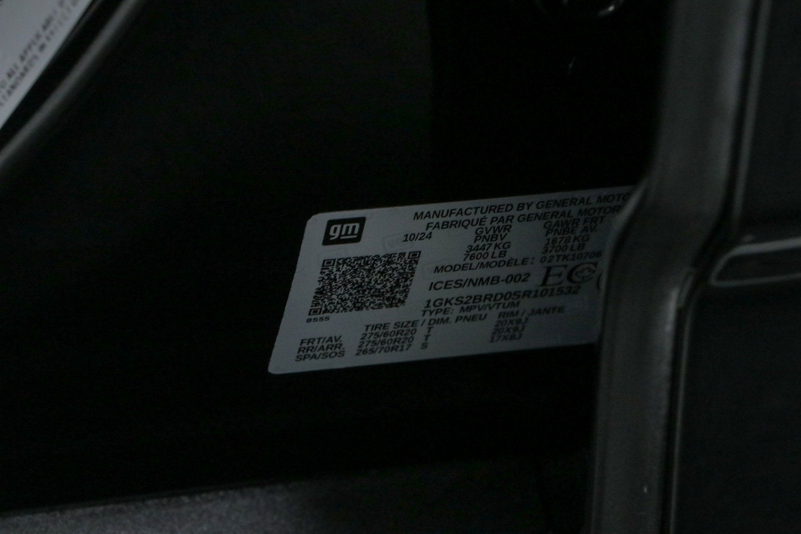 Used 2025 GMC Yukon Elevation w/ LPO, Elevation Black Package AWD/4WD image 39