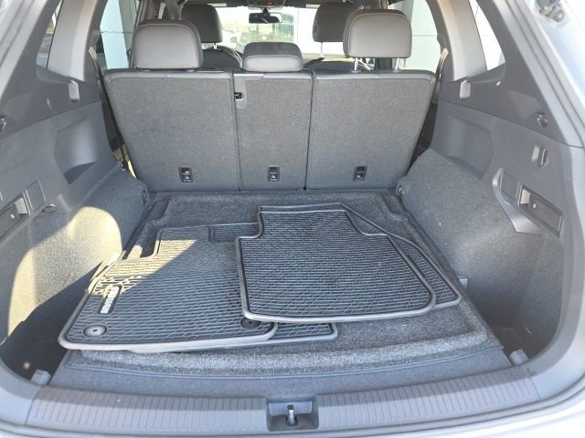 Used 2020 Volkswagen Tiguan SE R-Line image 15