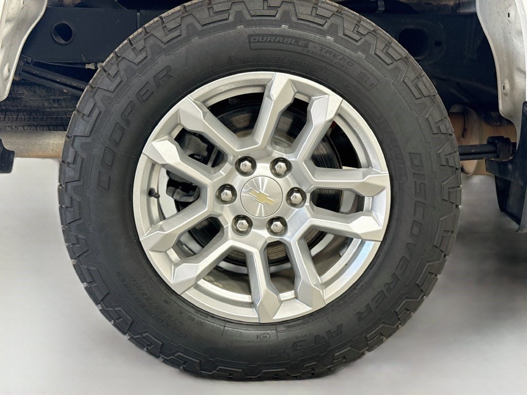 Used 2023 Chevrolet Silverado 1500 LT w/ Z71 Off-Road Package AWD/4WD image 31
