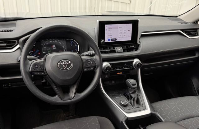 Used 2023 Toyota RAV4 XLE image 4