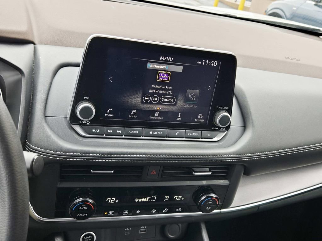 Used 2023 Nissan Rogue SV image 22