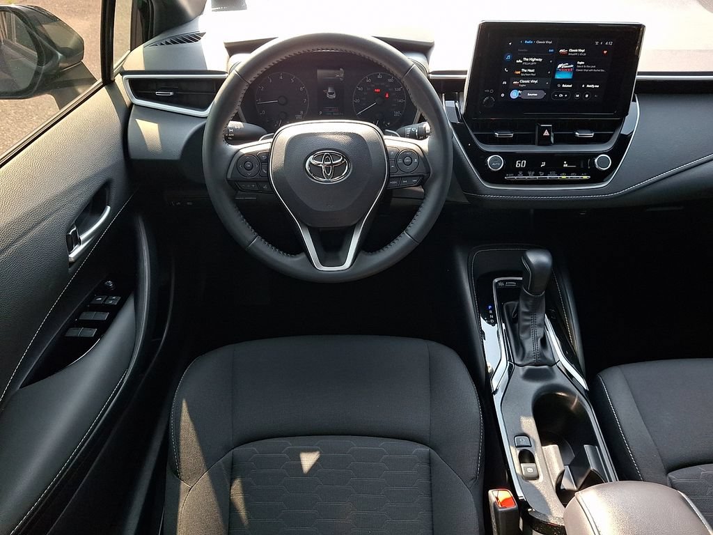 Used 2025 Toyota Corolla SE FWD image 11