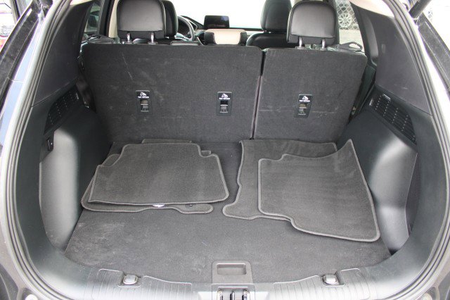 Used 2020 Ford Escape Titanium image 13