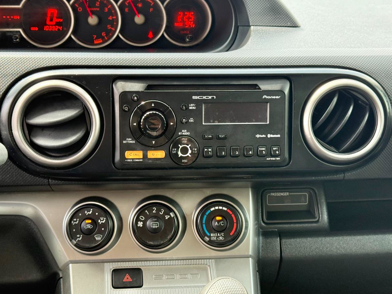 Used 2012 Scion xB FWD image 12